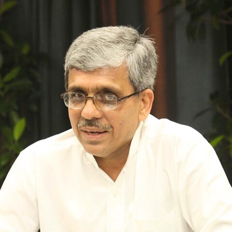 Suresh Kumar headshot